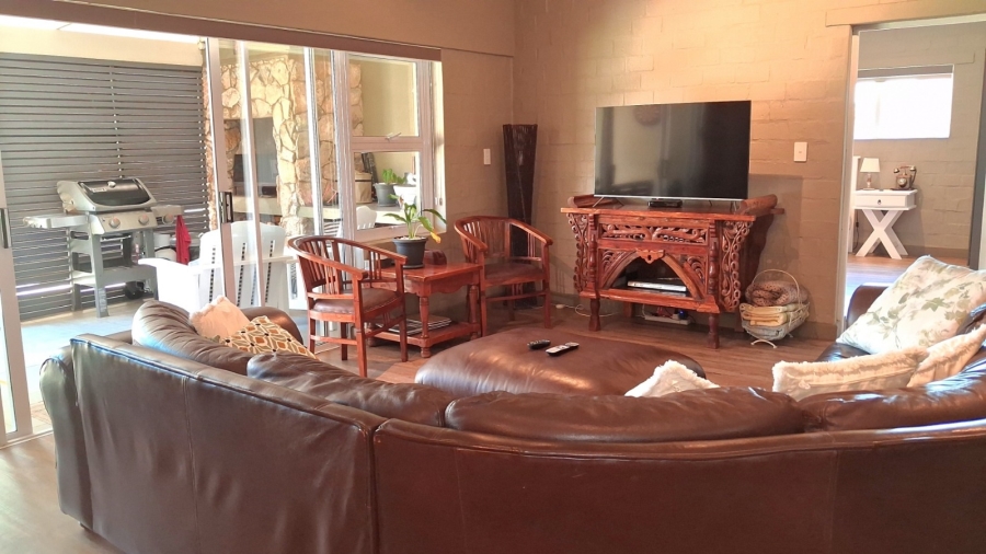 6 Bedroom Property for Sale in Stilbaai Wes Western Cape